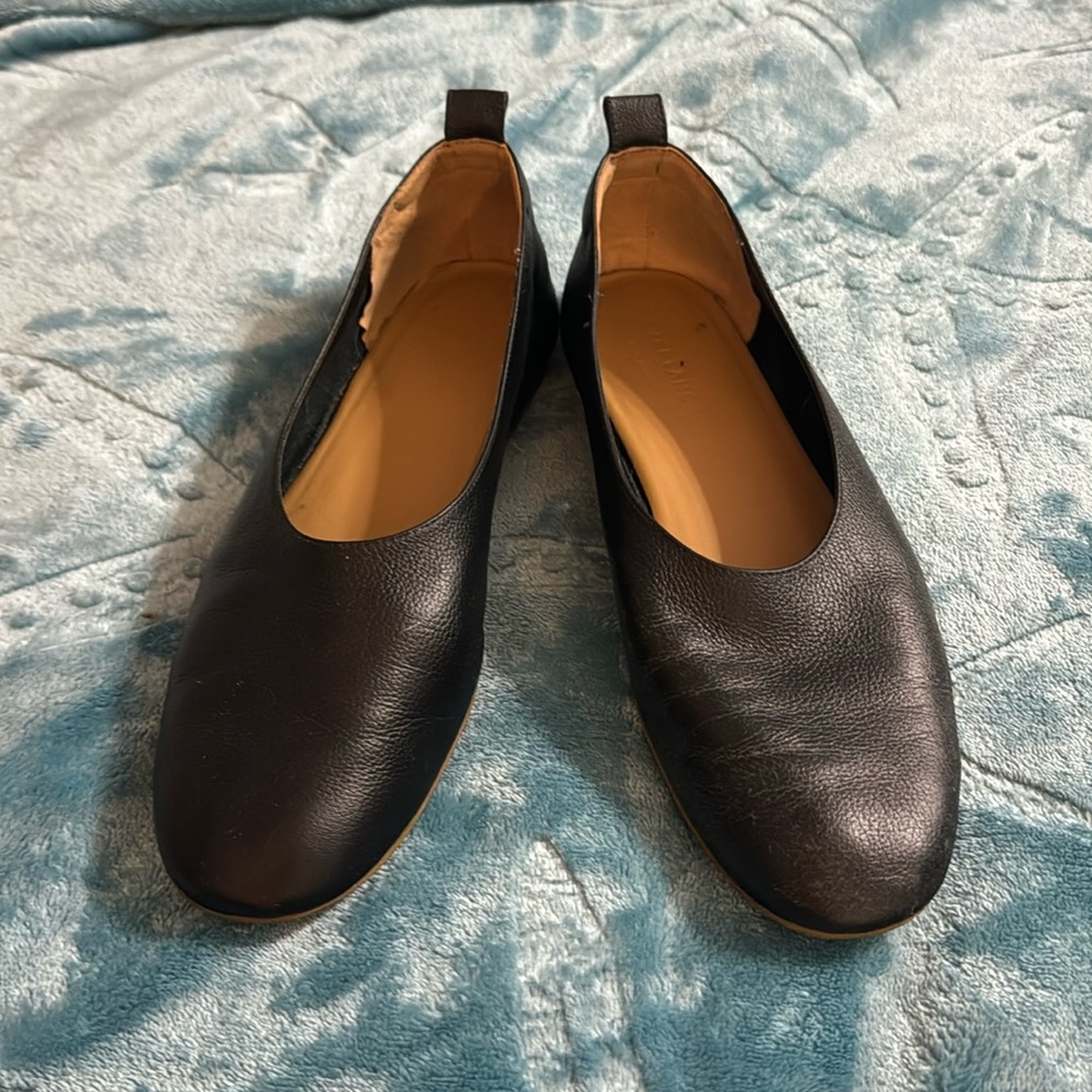Everlane 9.5 Day Glove black leather flats almond toe rubber sole